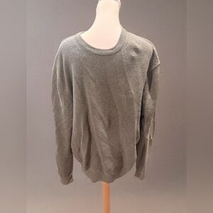 Izod Men's Classic Gray Crewneck Sweater